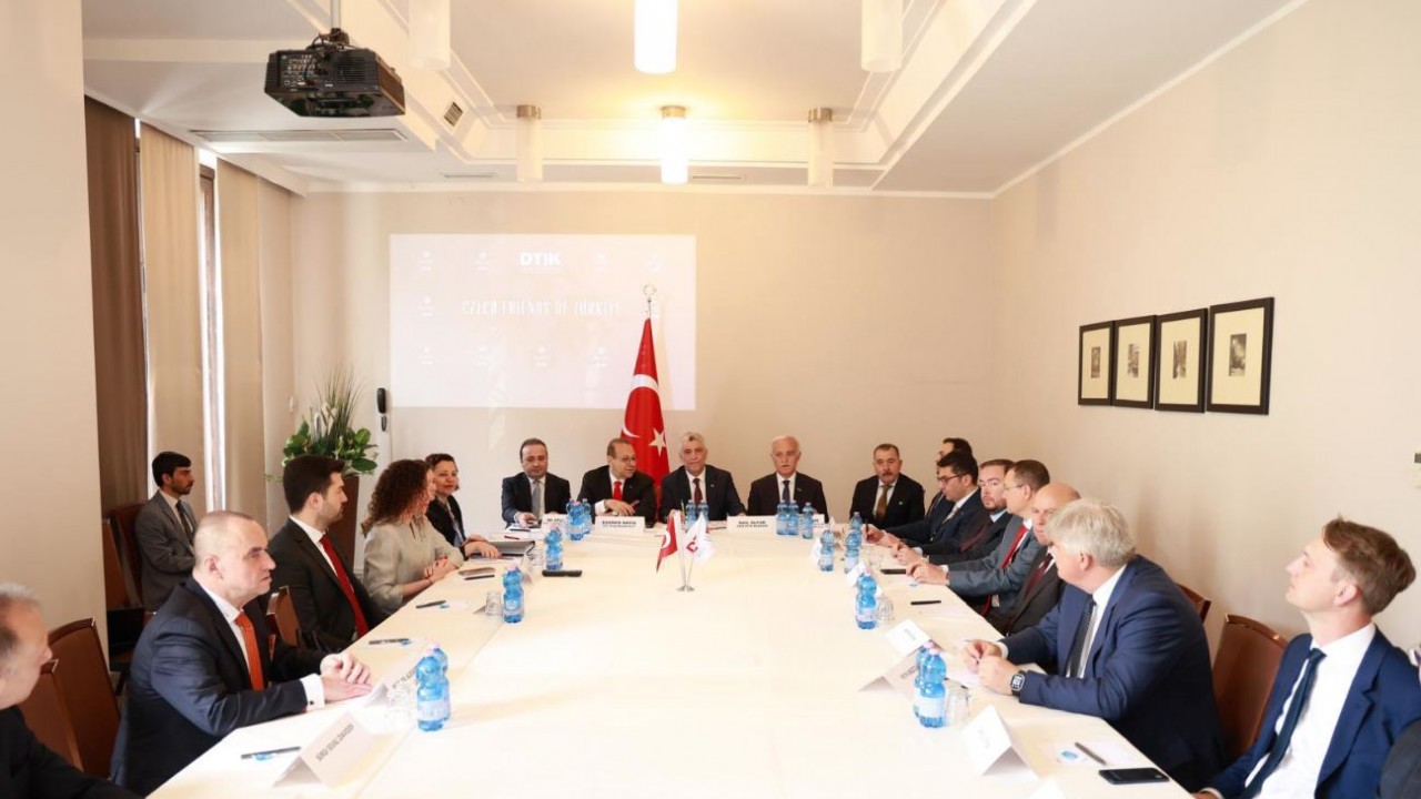 Bakan Bolat’tan Çekya’da resmi temaslar