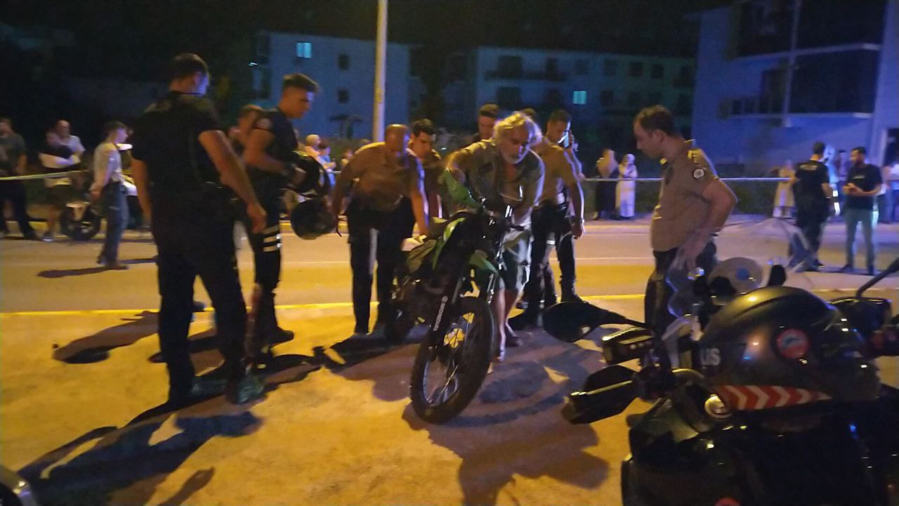 Motosikletle polisten kaçan 2 kişinin öldü