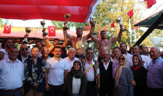285. Tarihi Çardak Yağlı Pehlivan Güreşleri'nde başpehlivan Antalya'dan