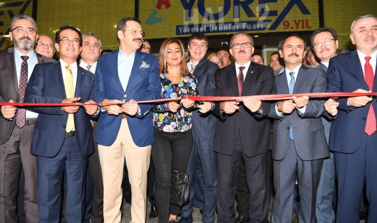 72 ilin yöresel ürünleri Antalya'da ziyaretçilerin beğenisine sunuldu