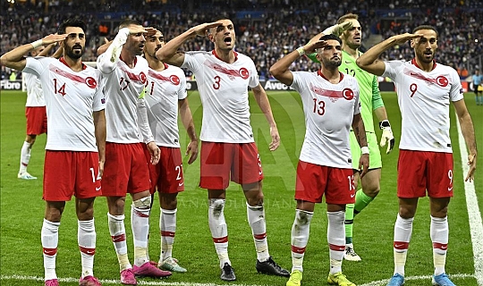 A Milli futbol takımımız Fransa'dan 1 puan ile dönüyor