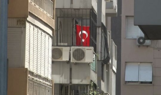 ABD'li rahip Brunson'un evine Türk bayrağı asıldı