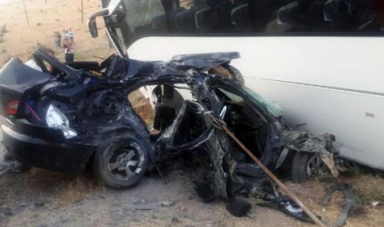 AK Parti heyetini taşıyan otobüs kaza yaptı : Çok sayıda ölü ve yaralı var