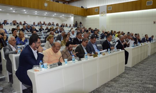 AK Parti'li isimden Kocaoğlu'na ilginç öneri