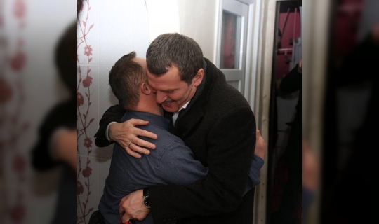 AK Parti Zeytinburnu adayı Arısoy, Cumhurbaşkanı Erdoğan’ın manevi oğlu ‘İbo’yu ziyaret etti