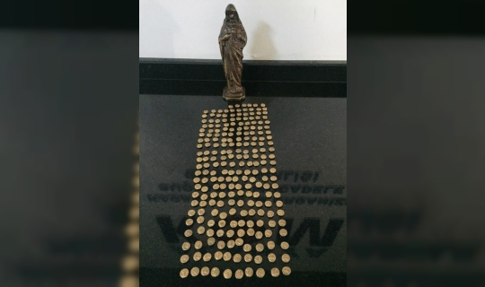 Alanya’da 230 adet tarihi sikke ve biblo ele geçirildi