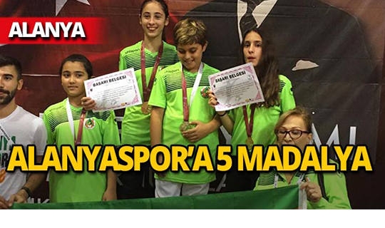 Alanyaspor'un sporcuları madalyaya doymuyor