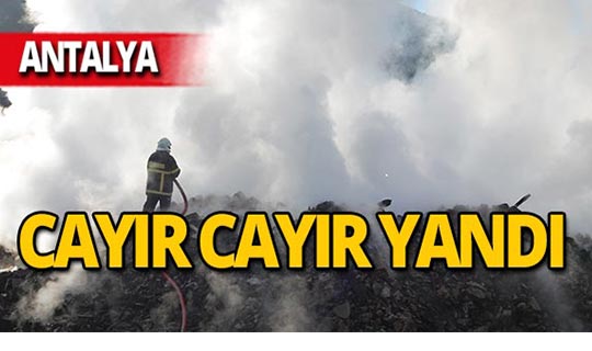 Antalya'da 400 yıllık ev kül oldu!