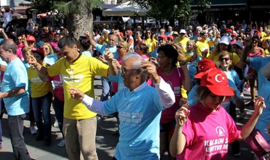 Antalya'da Alzaymır'a böyle meydan okudular