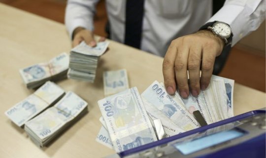 Antalya'da çalıştığı bankayı dolandırdı