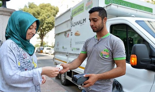 Antalya'da Çevreci Komşu Kart 122 bin 471 lira kazandırdı