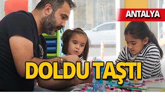 Antalya'da çocukların yeni gözdesi 'Kitap ve Oyuncak Kütüphanesi'
