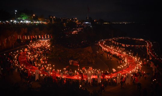 Antalya'da Cumhuriyet Bayramı kutlamaları fener alayıyla başlayacak