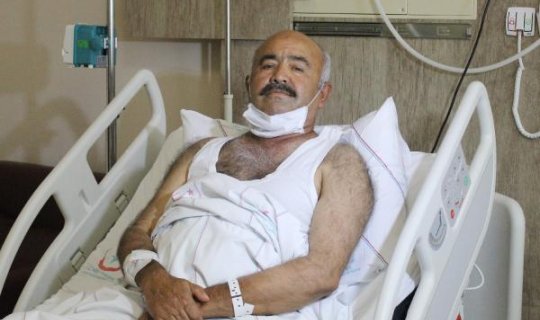 Antalya'da kendisini hayata bağlayan İngiliz aileyi misafir etmek istiyor