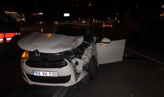 Antalya'da kırmızı ışık ihlali feci kazaya neden oldu