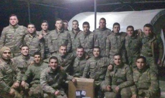 Antalya'da öğrenciler mehmetçiğe moral verdi!