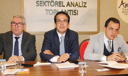 Antalya'da sektör temsilcileri yeni Hal Yasası'nı ele aldı