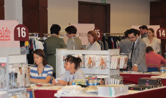 Antalya'daki iç giyim fuarına Türkiye’den yaklaşık 19 firma, Rusya’dan da 59 alıcı ile birlikte 100 firma katılıyor