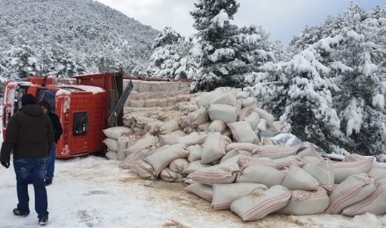 Antalya karla mücadele ediyor!