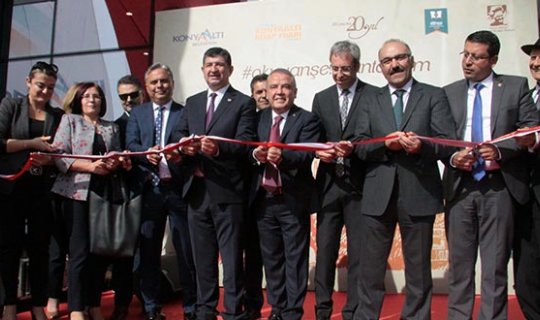 Antalya Konyaaltı Kitap Fuarı 9’uncu kez kapılarını açtı