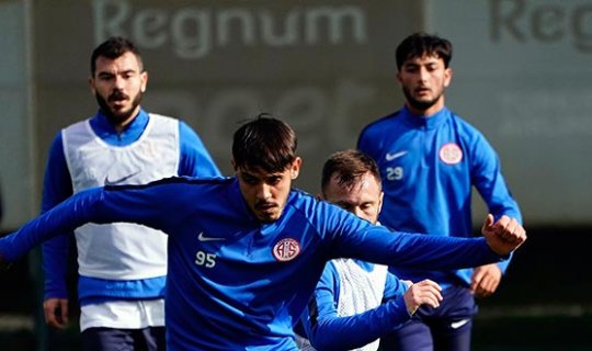 Antalyaspor'da devre arası hazırlıkları devam ediyor