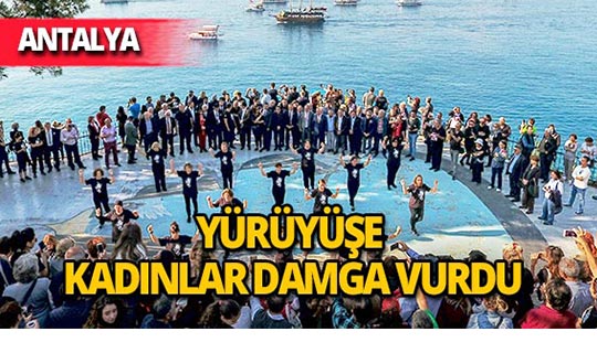Ata'ya Saygı Yürüyüşü'ne kadınlar damga vurdu!