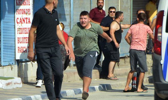 Çocukların kavgasına aileler karışınca ortalık birbirine girdi!