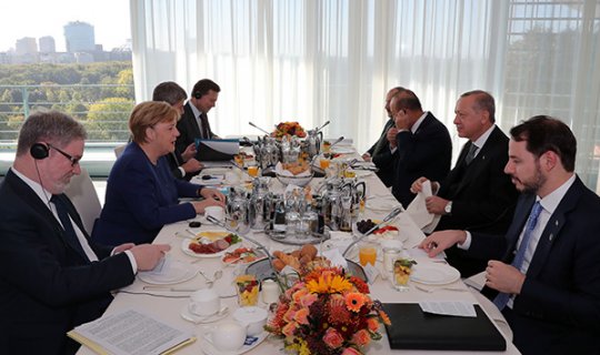 Cumhurbaşkanı Erdoğan, Merkel'le kahvaltıda bir araya geldi