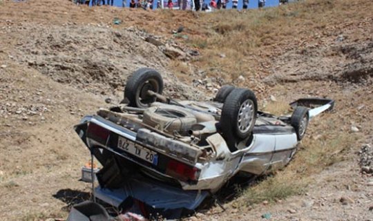 Düğün yolunda feci kaza : Ölü ve yaralılar var