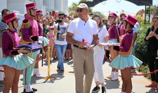 En büyük eğlence merkezi Antalya'da açıldı