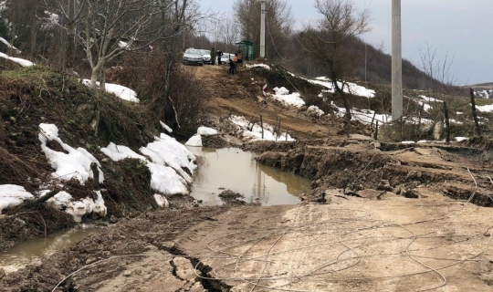Heyelan sonucu 2 ev, 1 tavuk çiftliği ve 2 ahır zarar gördü
