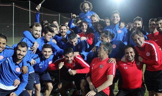 İbrahim Dağaşan Antalyaspor'a geri döndü