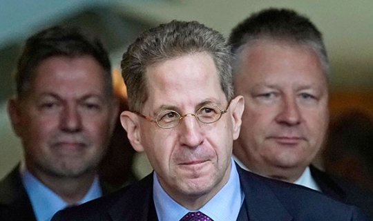 İç İstihbarat Servisi Başkanı görevden alındı