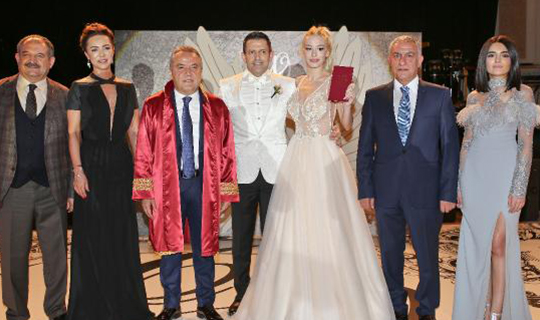 İş, sanat ve siyaset dünyasını buluşturan düğün