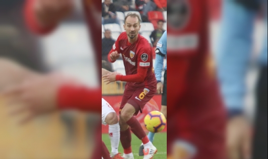 İstikbal Mobilya Kayserispor’da ikinci yarının ilk cezalı oyuncusu Şamil Çinaz