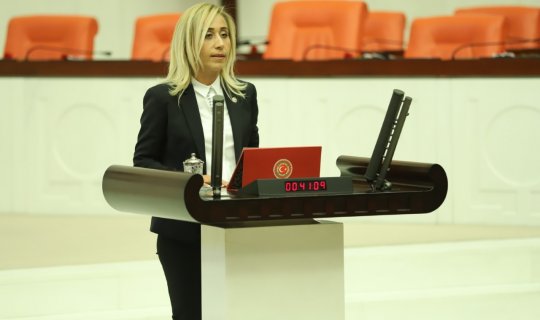 İYİ Parti Antalya Milletvekili Dr. Tuba Vural Çokal engelli derneklerini ziyaret etti