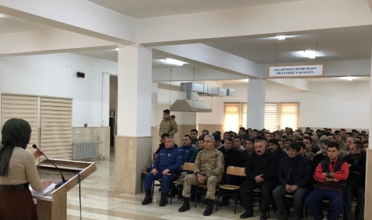 Jandarma personeline “Evlilik Öncesi ve Erken Yaşta Evlilik” semineri