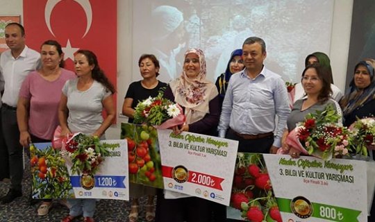 Kadın çiftçilerin Konyaaltı ve Kumluca birincileri belli oldu