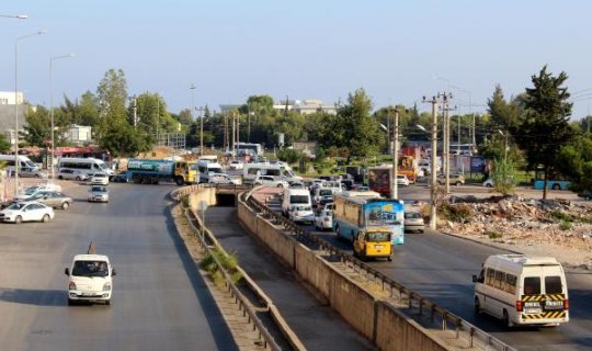 Kepez'de o kavşak için vatandaşlar çözüm istiyor