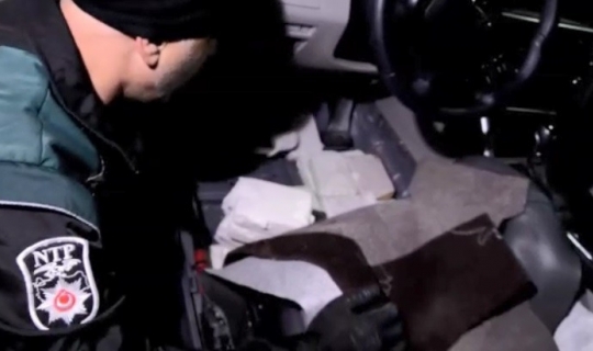 Kocaeli’de durdurulan İran plakalı araçta 52 kilogram eroin yakalandı