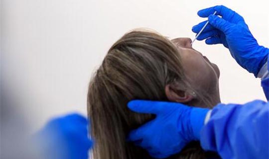 Kovid-19 sürüntü testinde kafatası duvarı delindi