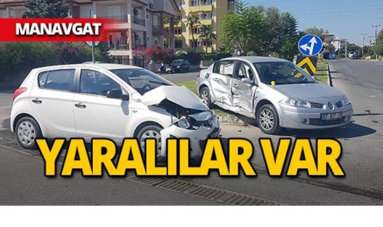 Manavgat'ta feci kaza : 2 otomobil çarpıştı!