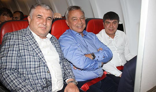 Menderes Türel'den Antalyaspor'a kutlama