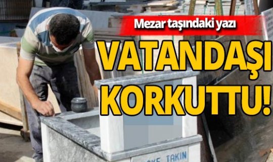 Mezar taşına yazılanı gören vatandaşlar bakın nasıl dua ediyor