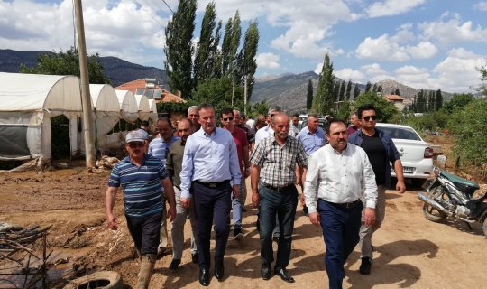 MHP'li Başkan sel felaketi sonrası Salur Köyü'nü ziyaret etti