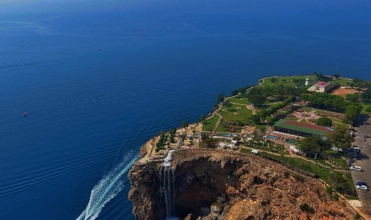 Muratpaşa’nın kent parkları ve falez plajlarına 2 yılda 670 bin ziyaretçi