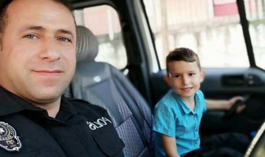 Oğlu okula gitmek istemeyince bakın ne yaptı!