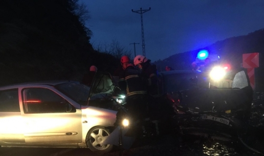 Ordu’da 2 otomobil çarpıştı: 1 ölü, 7 yaralı