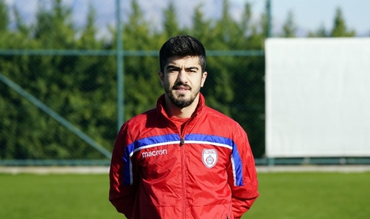 Serdar Deliktaş: “Yerli oyunculara değer verilmiyor”