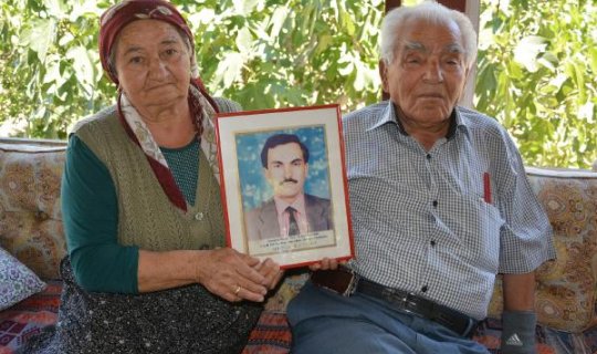 Şehit edilen öğretmenin annesi: 'Metin'im artık rahat uyuyacak'